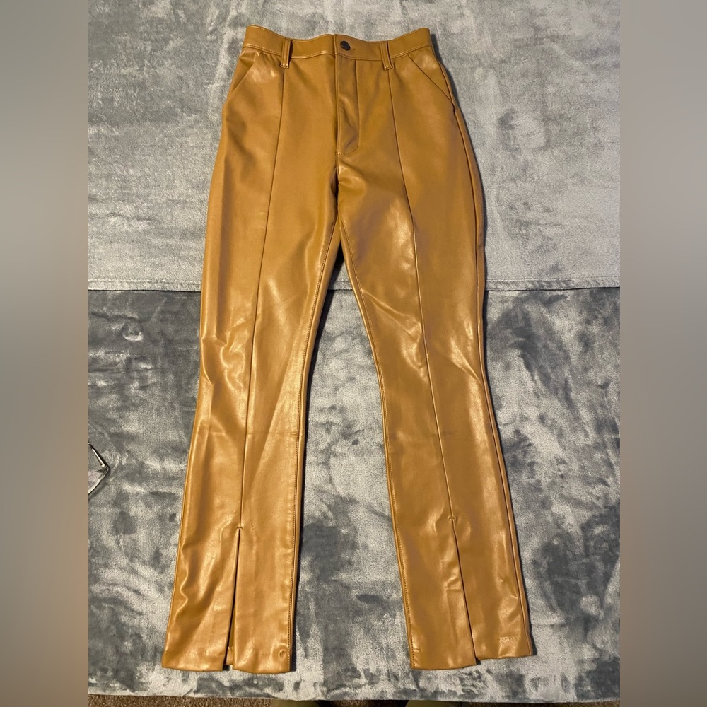 Abercrombie & Fitch Skinny Ultra High
Rise Faux Leather Split Hem Pants
Brown